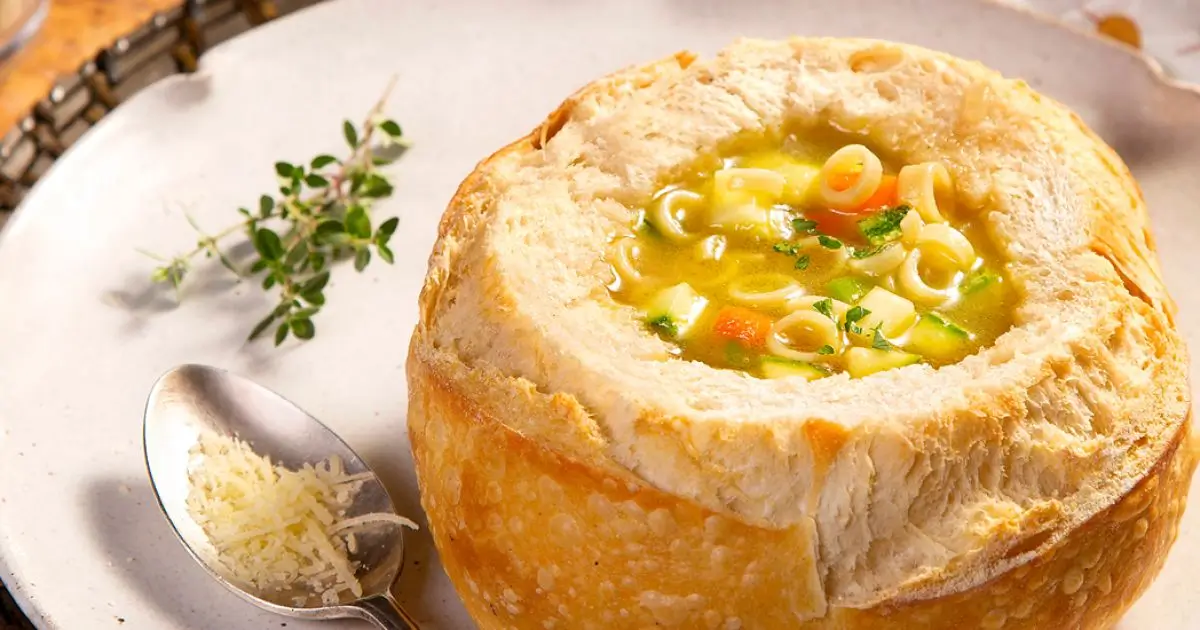 Sopa no pão